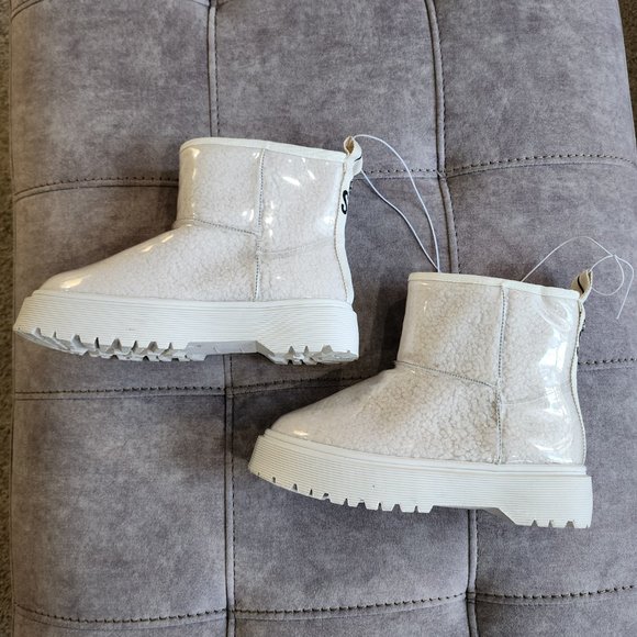 NEW Steve Madden Women's Off-White Darth Boucle Boots - Picture 6 of 7